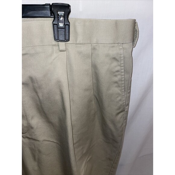 Roundtree & Yorke Golf Shorts Mens Sz 44 Khaki Chino Pockets Zip Fly Belt Loops - Picture 4 of 12